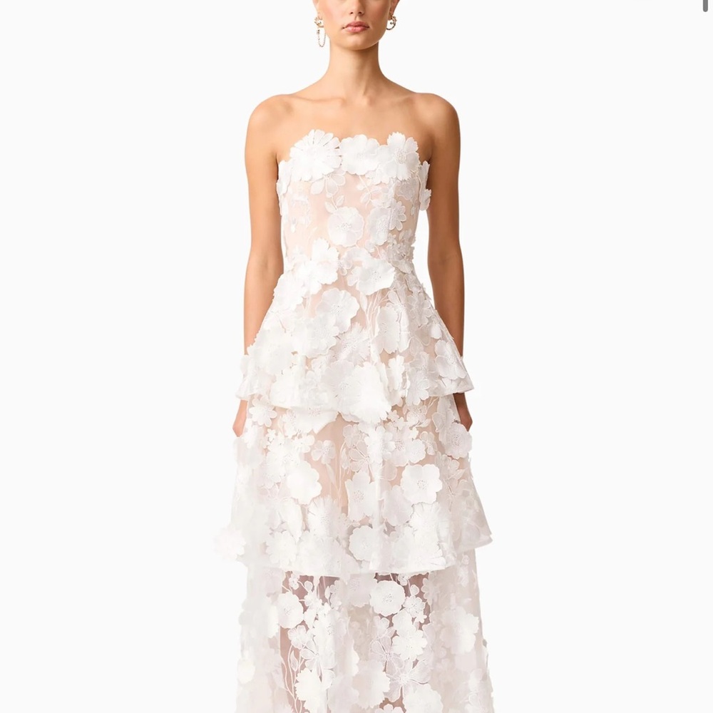 Elliatt Strapless White Floral Dress